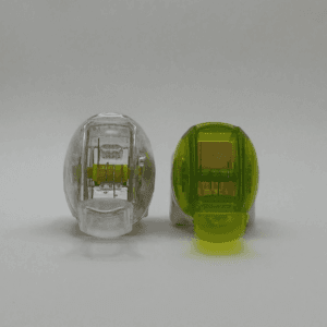 Moledores de ajo Alemka – Compactos, fáciles de usar y limpiar Dos moledores de ajos compactos y portátiles, uno transparente y otro verde, ideales para cocinar fácil en casa